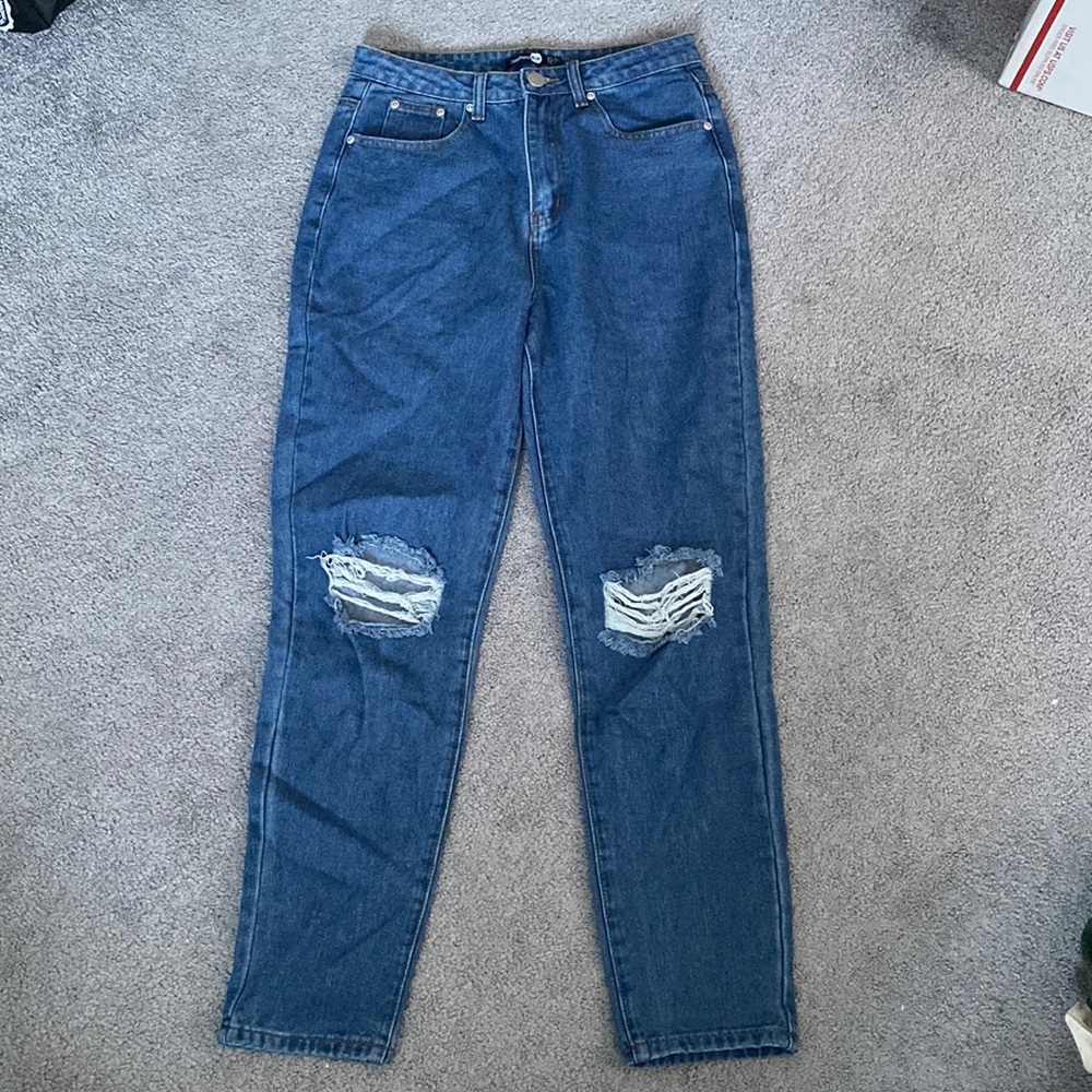 Boohoo High Rise Mom Jeans with Knee Rips